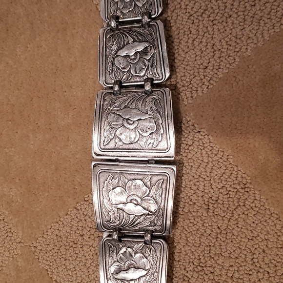 Metal Belt, Floral Design Sz S - Picture 4 of 10
